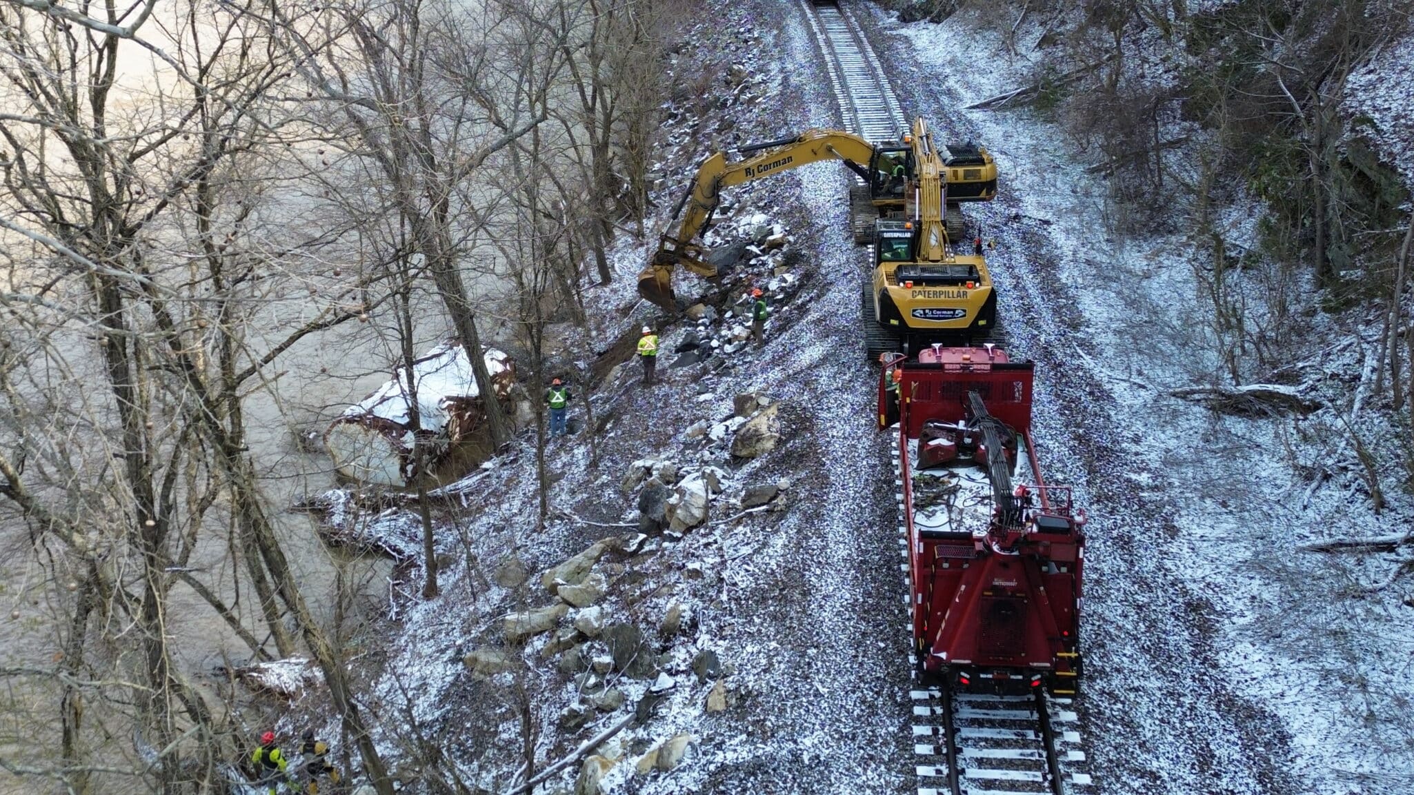 RJ Corman moves giant oil tank
