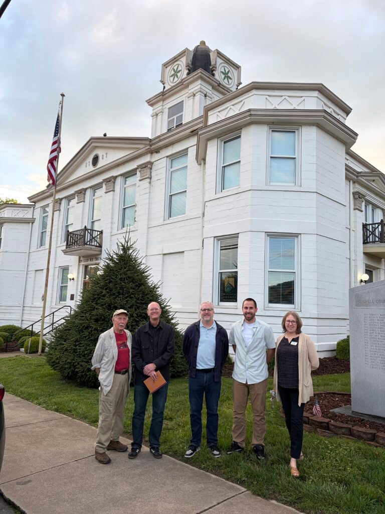 LoS_ __Bakersville Creek Walk design team presented the final design at the Historic Courthouse__